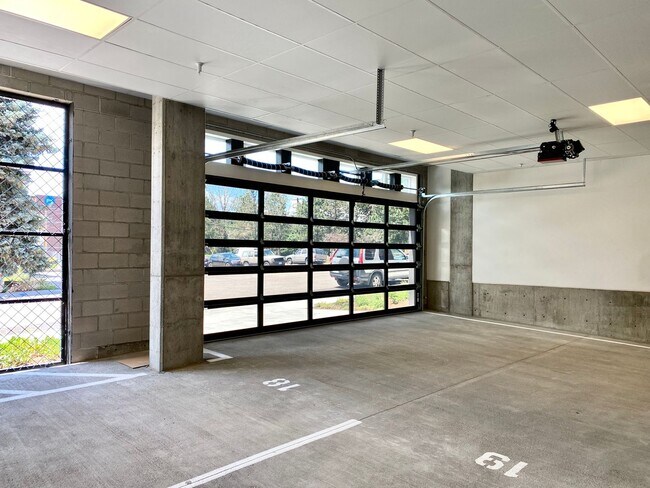 Building Photo - WOW!  Top Corner, 2 bed, 2 bath