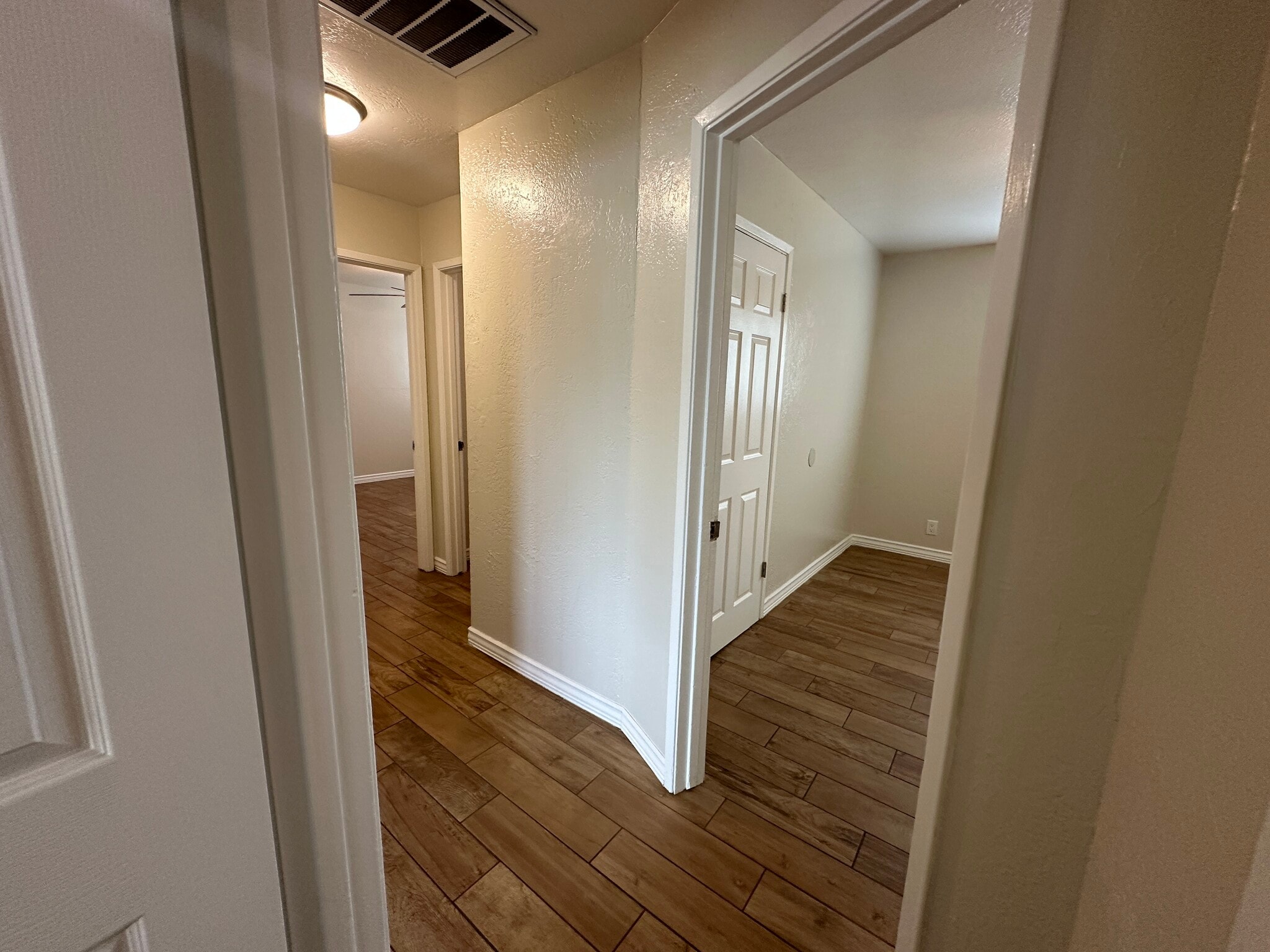 Building Photo - 539 S Gertrude Ave