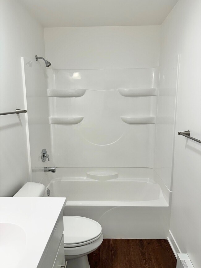 Building Photo - 222 S Tryon St