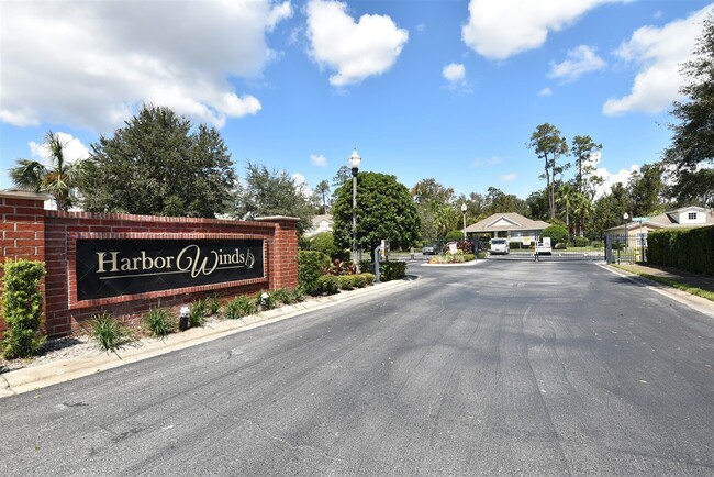 Building Photo - Winter Springs 3br 2.5ba townhouse in GATE...