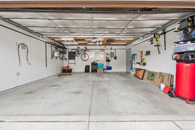 Building Photo - 2731 N 75th Ave