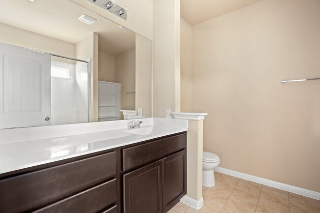 Building Photo - Beautiful 4/BR 2.5/BA Home Backing to Green Space in Pflugerville