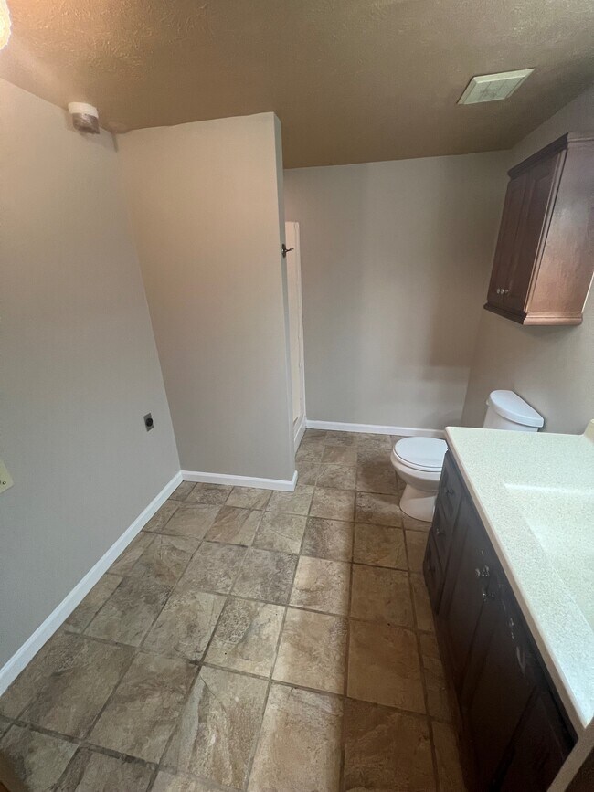 Building Photo - 1312 Applewood Ln