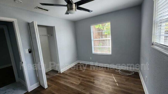Building Photo - 2205 Calexico Way S