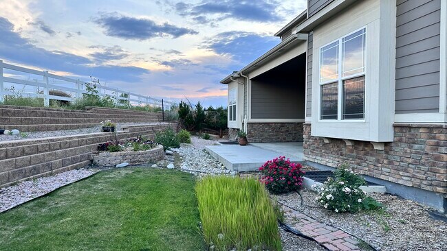Building Photo - 943 Stagecoach Dr