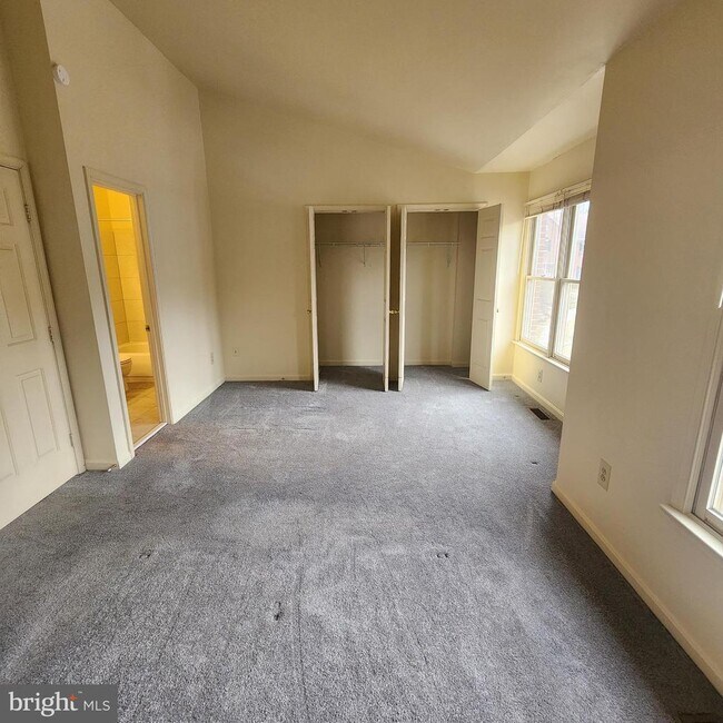 Building Photo - 6054 Rockton Ct