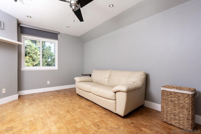 Building Photo - 3550 Lebon Dr
