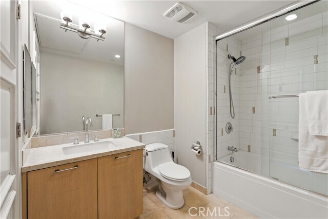 Building Photo - 403 Caruso Ave