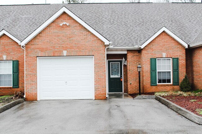 Building Photo - 7650 Emory Cove Way