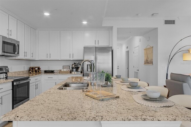 Building Photo - 14061 Heritage Landing Blvd