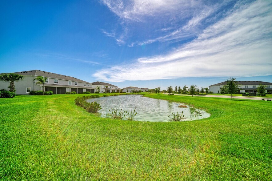 Building Photo - 2206 Washington Palm Ct