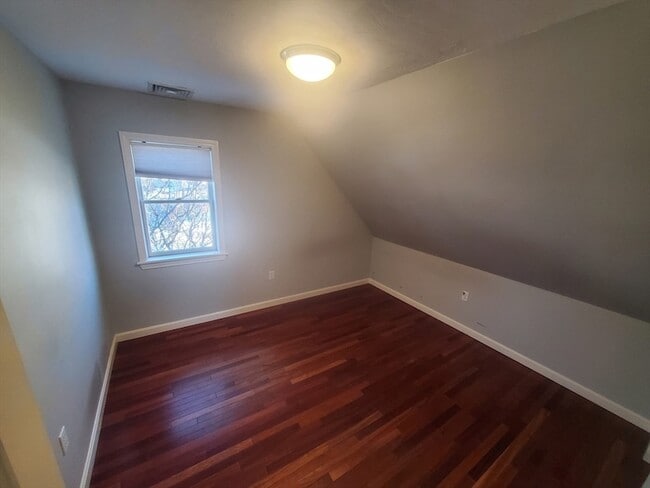 Building Photo - 112 Front St