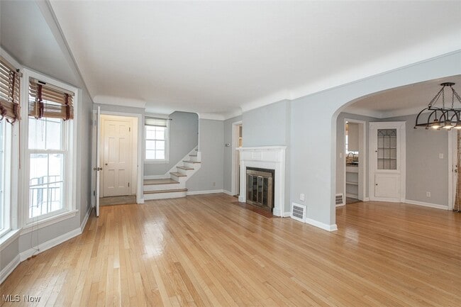 Building Photo - 1718 Maywood Rd