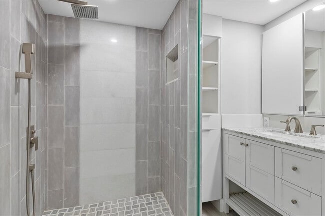 Building Photo - 4100 Galt Ocean Dr