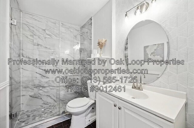 Building Photo - Houston