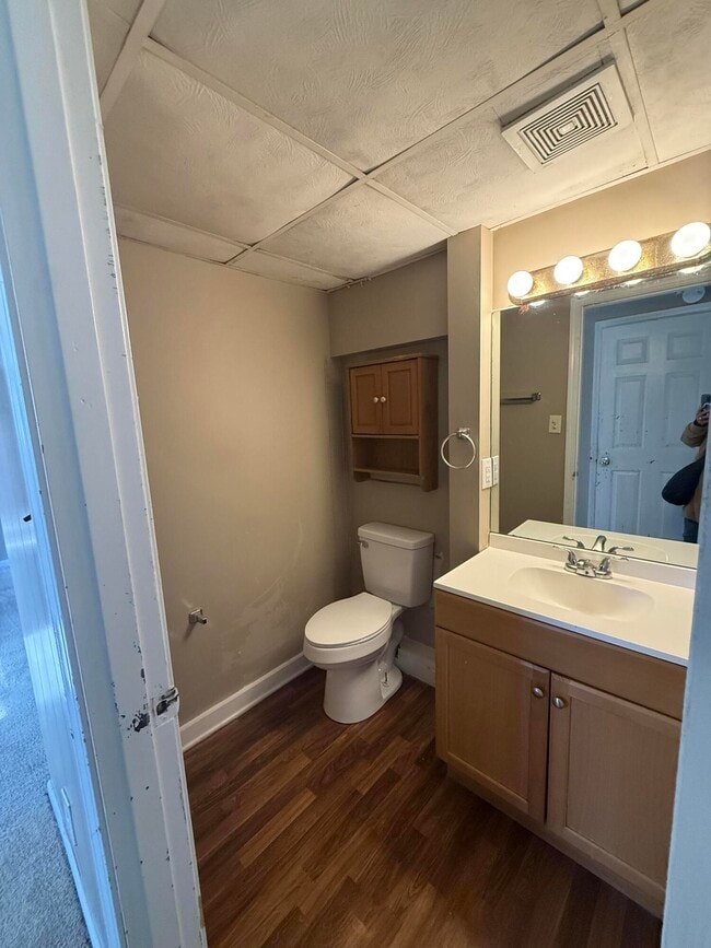 Building Photo - 388 S Eagle Creek Dr