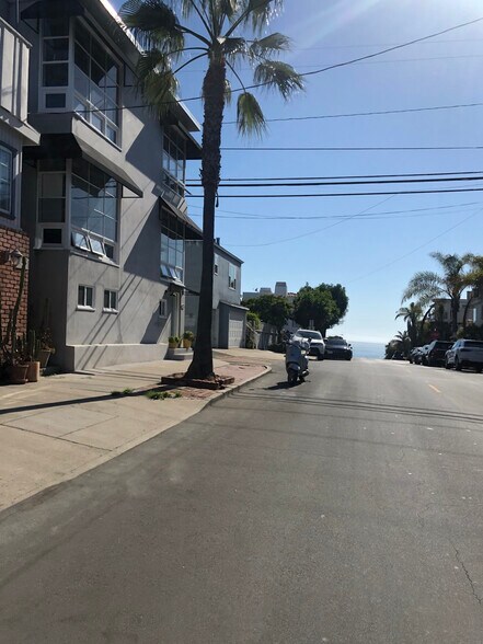 Building Photo - 316 1st St