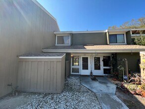 Building Photo - Lovely 2 Bedroom, 1.5 Bathroom Home in Orlando! Minutes from Top Attractions!! (Water Included!)