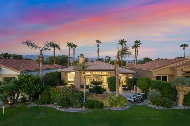 Building Photo - 727 Arrowhead Dr