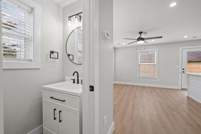 Building Photo - 112 Shipman Dr