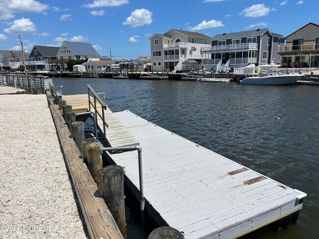Building Photo - 115 N Binnacle Dr