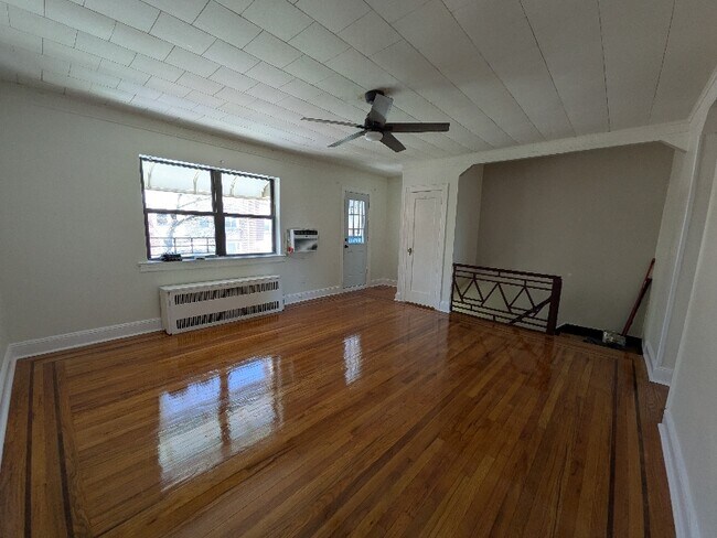 Building Photo - 52-21-5279 79th St