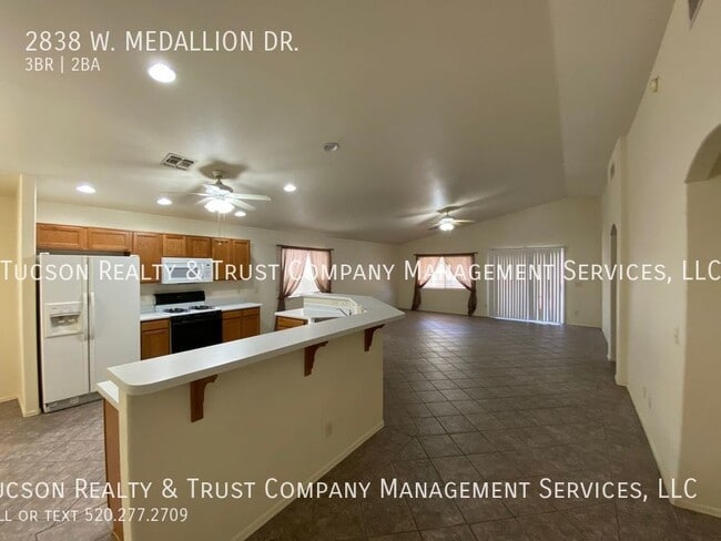 Building Photo - 2838 W Medallion Dr