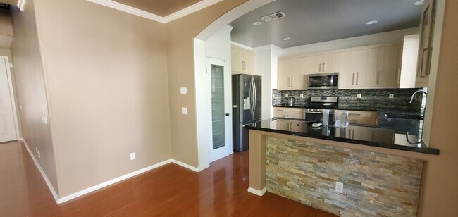Building Photo - Beautiful House in the Lovely Fair Oaks Ra...