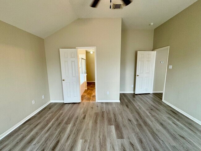 Building Photo - 19703 Billineys Park Dr