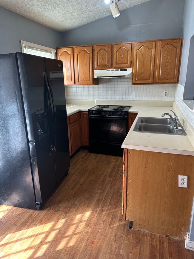 Building Photo - 3 bed 2 bath in Henrico! Yard, Central HVAC, laundry, great neighborhood!