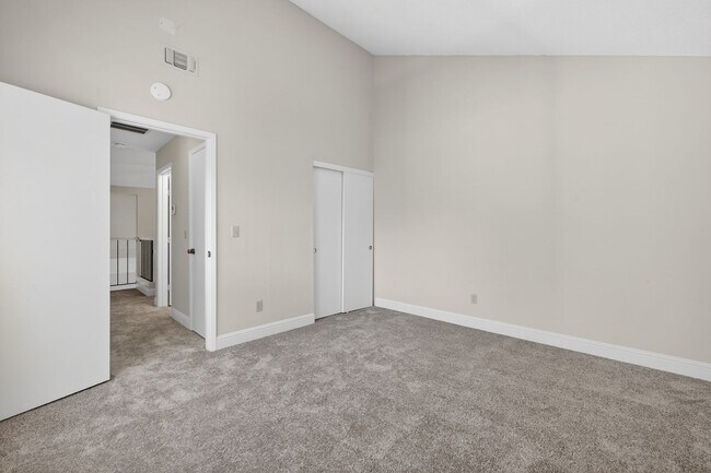 Building Photo - Newly Renovated 3/2.5 bath End-Unit Townhome with Vaulted Ceilings – Minutes to I-680 & Downtown!
