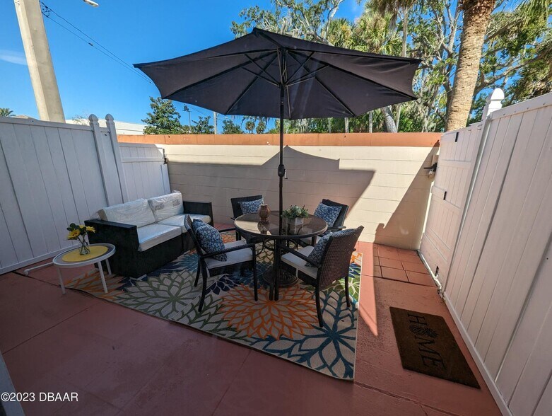 Building Photo - 1600 S Palmetto Ave