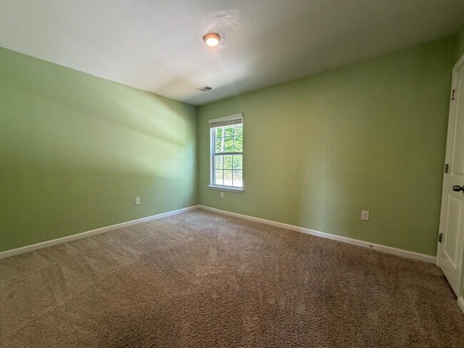 Building Photo - "Charming 3-Bed Oasis on Finnigan Rd: Spacious 1,994 Sq Ft with Granite Kitchen & Cozy Fireplace!"