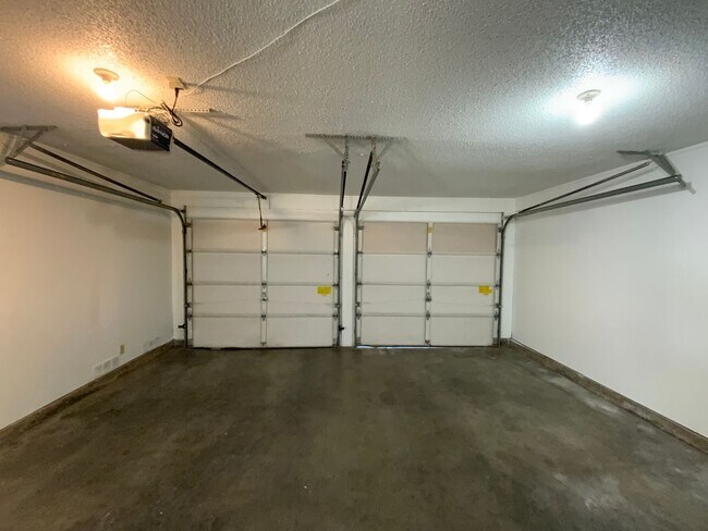 Building Photo - 3 Bedroom Single Story Home Available Near Louisiana Blvd NE & Candelaria Rd NE!