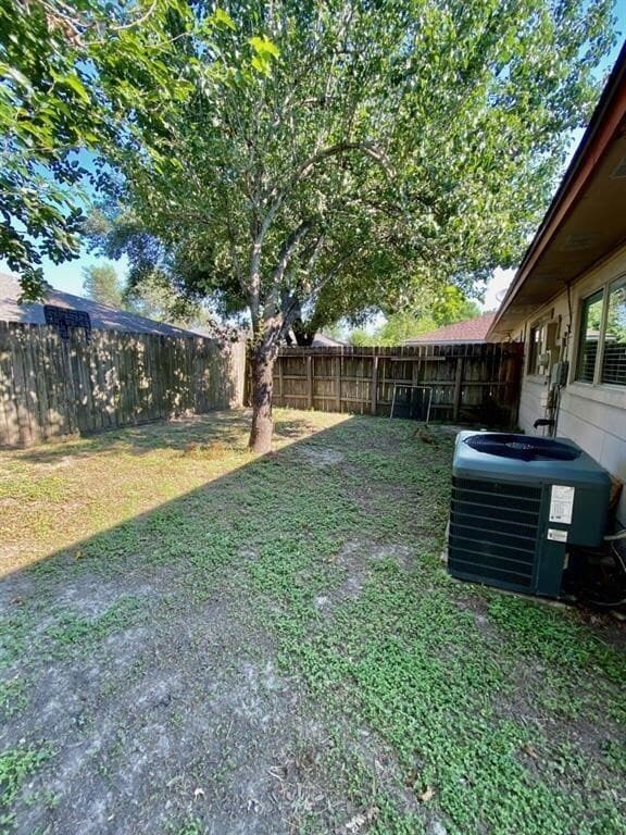 Building Photo - 11011 Crenchrus Ct