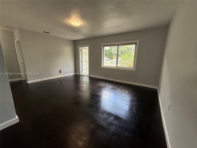 Building Photo - 501 SW 69th Ave