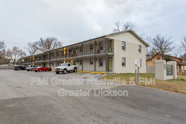 Building Photo - 816 Greenland Dr
