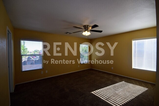 Building Photo - Space, Comfort, and a Layout Built for Real Life -- Iron Mountain Ranch