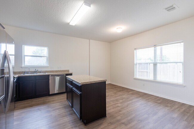 Building Photo - 6010 Luckey Run