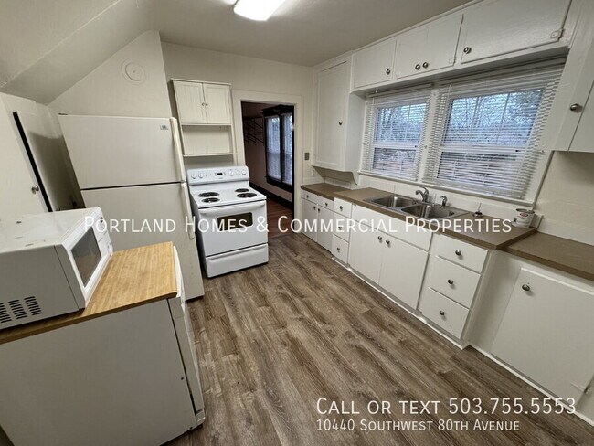 Building Photo - 10440 SW 80th Ave