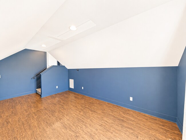 Building Photo - Lovely Weaverville Rental w/ bonus space