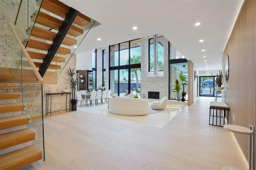 Building Photo - 3251 NE 164th St