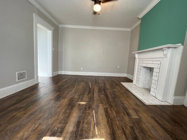 Building Photo - 1623 Franklin Park S