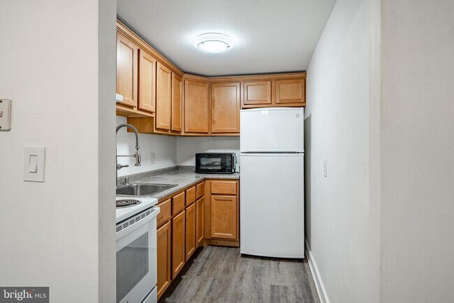 Building Photo - 27208 Valley Run Dr