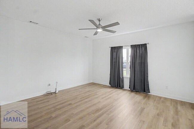 Building Photo - 76 St John's Ct