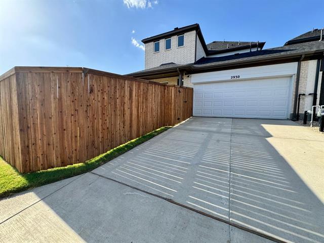 Building Photo - 2930 Eleanor Dr