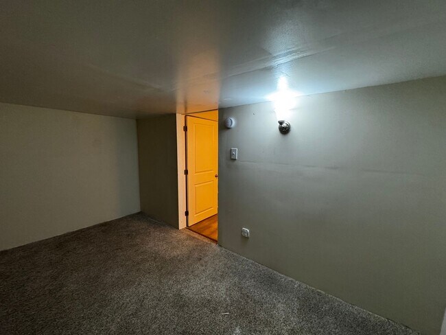 Building Photo - 41 N 10th St