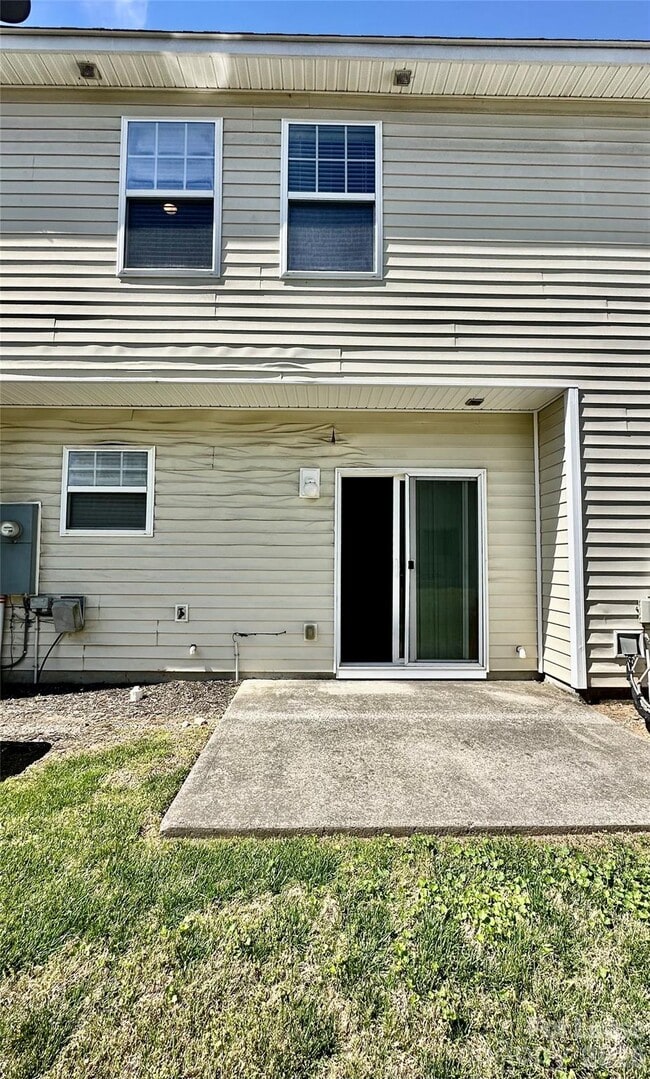 Building Photo - 12660 Persimmon Tree Dr