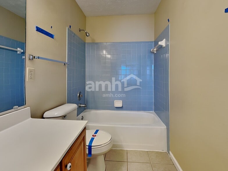 Building Photo - 25 Thorne Hill Dr