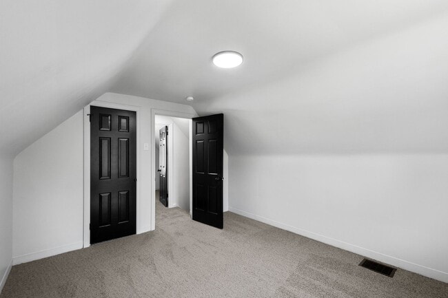 Building Photo - SCORE 50% OFF 1ST MONTH'S RENT IF SIGNED BY FEB 13! Stunning 4 Bedroom home in North Versailles a...